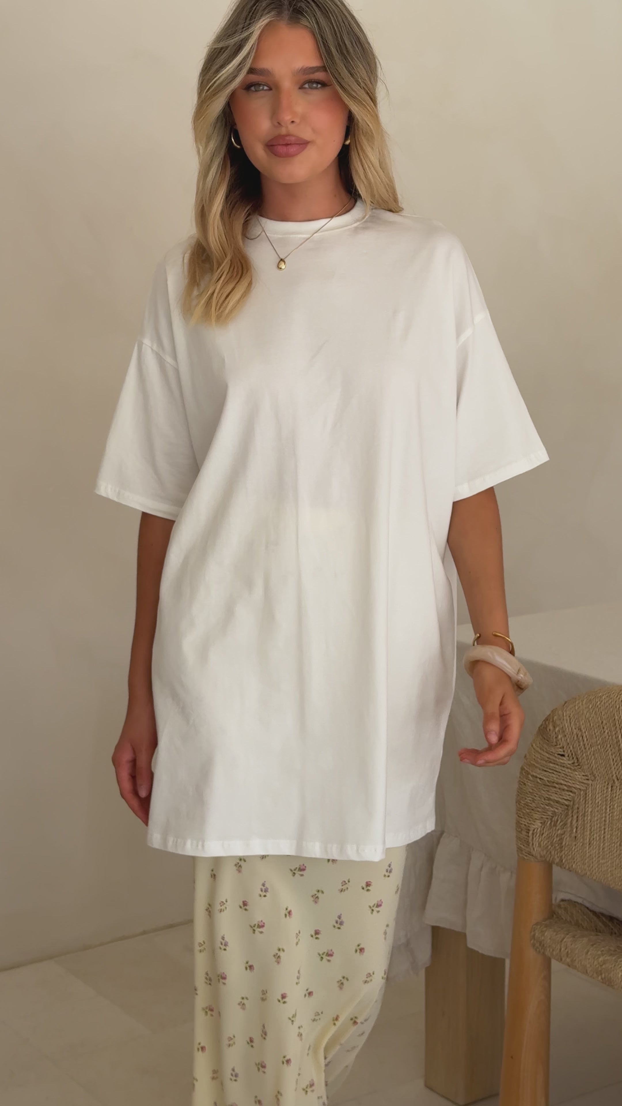 Load video: Yumi Oversized Tee and Sheer Skirt Set - White/Yellow Floral - Billy J