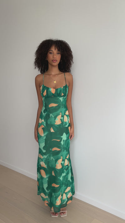 Load and play video in Gallery viewer, Margie Midi Dress - Green Print - Billy J
