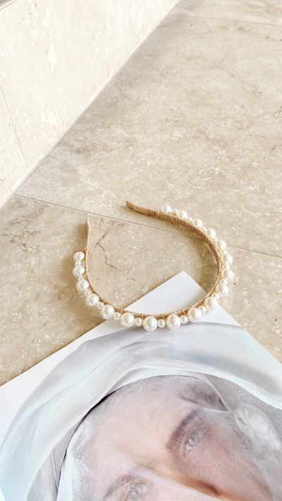 Load image into Gallery viewer, Pearla Headpiece - Pearl &amp; Gold - Billy J
