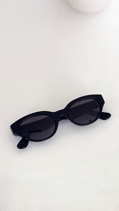 Load image into Gallery viewer, Ochre Lane Lena Sunglasses - Black - Billy J
