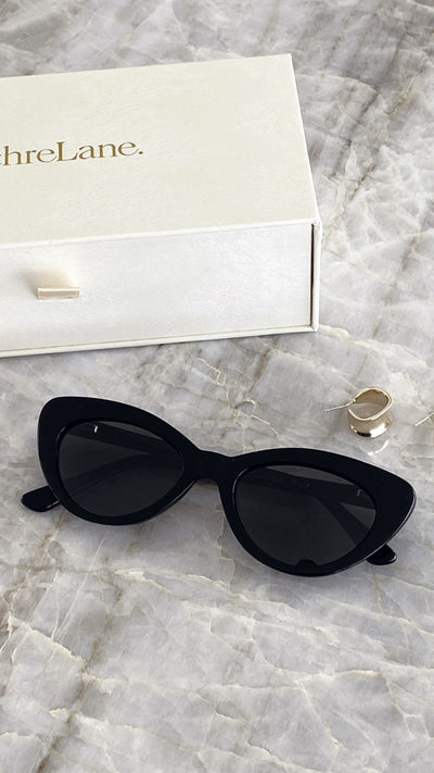 Load image into Gallery viewer, Ochre Lane Isla Sunglasses - Noir - Billy J
