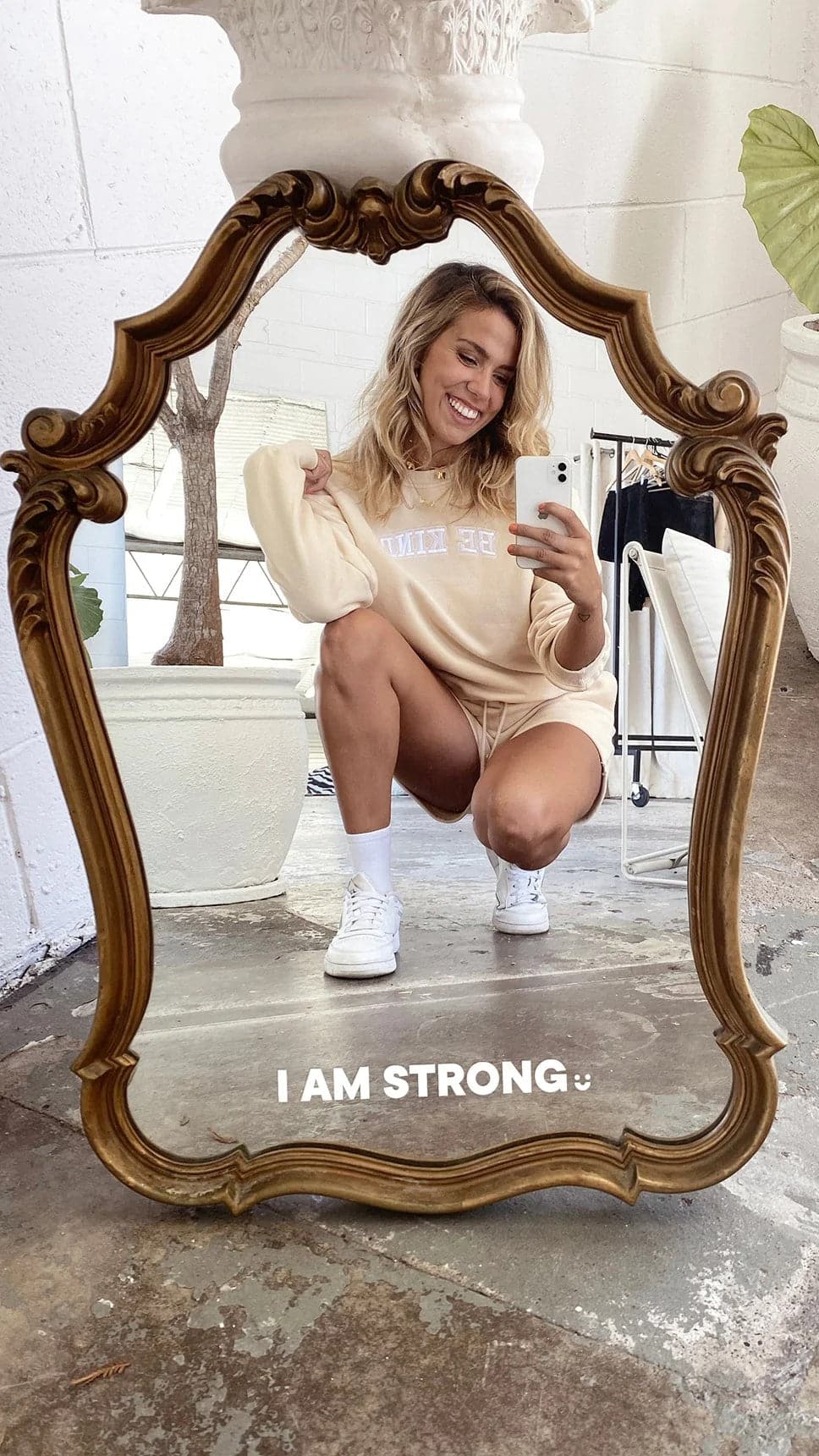 I Am Strong - Affirmation Mirror Sticker - Billy J